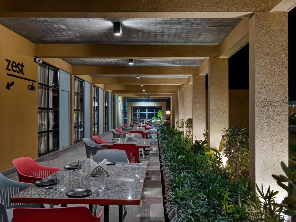 Hotel Mayur Express Sangamner Kültér fotó